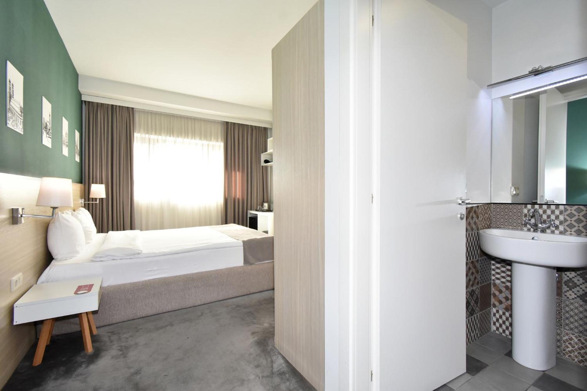 In City Hotel エレバン エクステリア 写真